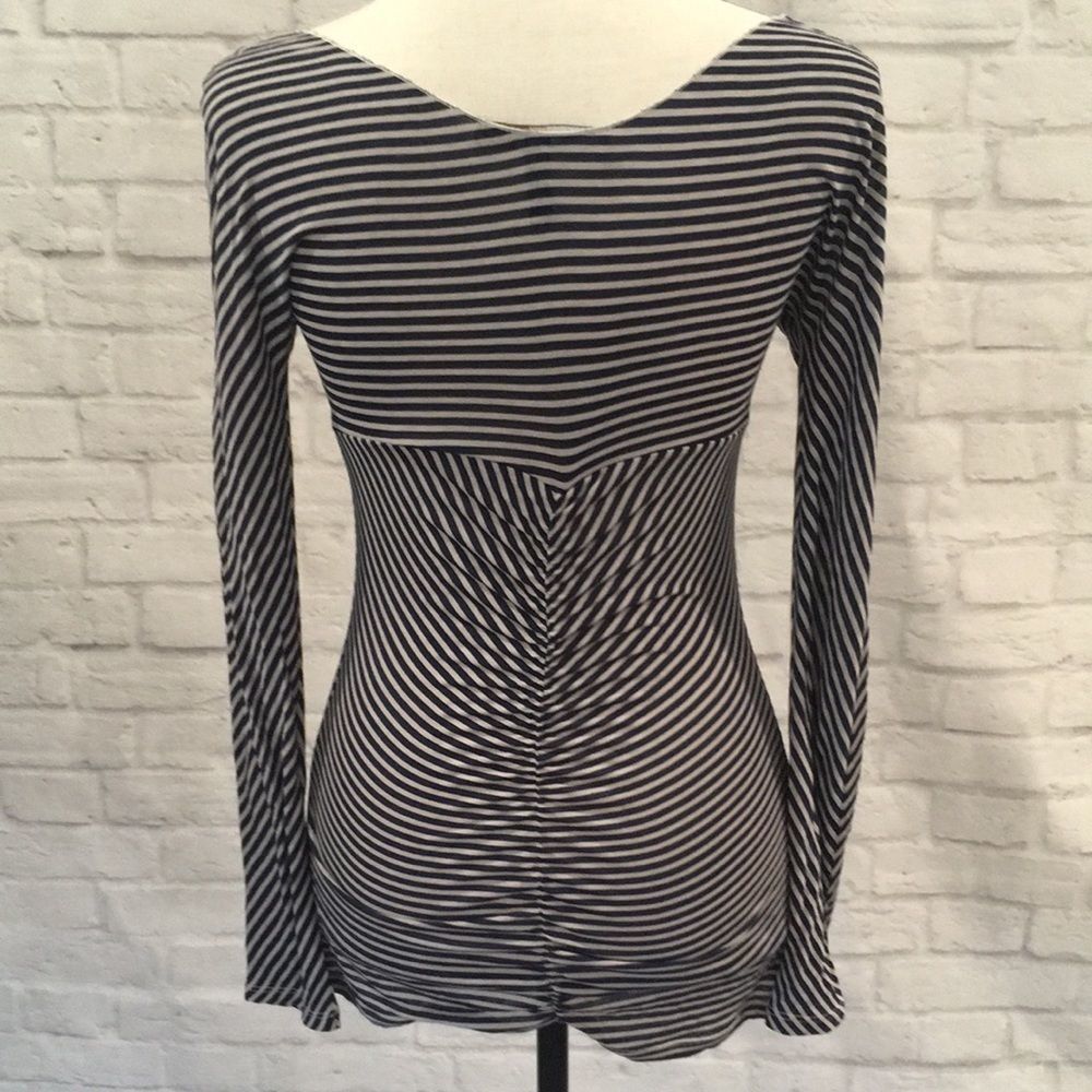 BCBG Sample, Blue & White Striped Long-Sleeved Tee w/Ruched Back - Size XS/S - Picture 4 of 9